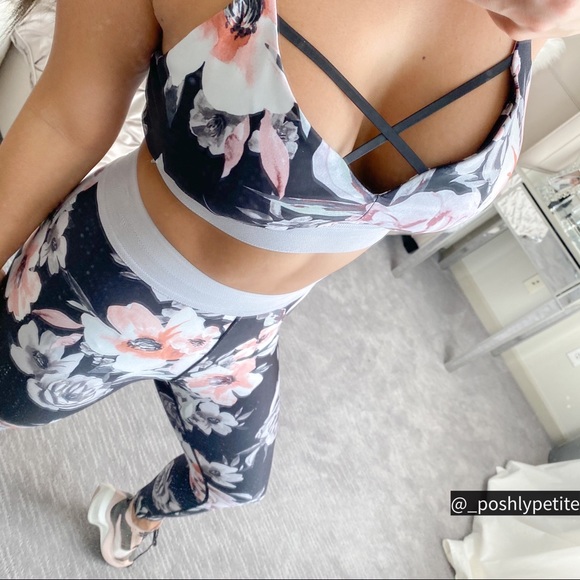 Zella flower detail wide band 7/8 leggings & sports bra workout activewear  set - Picture 9 of 14